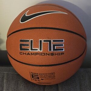 Nike Elite Championship Basketball Size 6 / 28.5 New